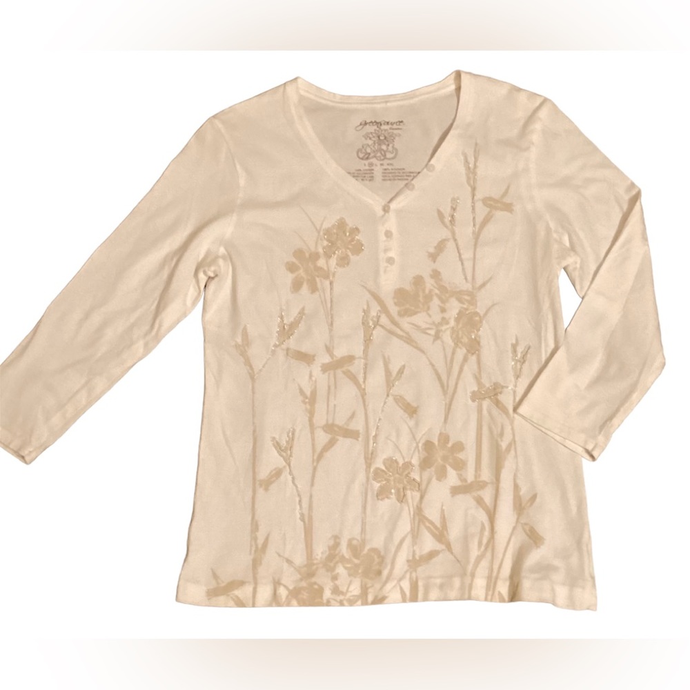 Green Source 3/4 length sleeve ivory w/ beige floral print ladies shirt. Size M